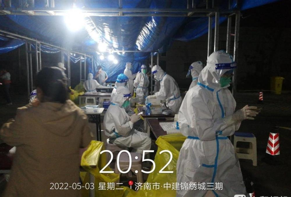 点点体育在线登录入口战疫 |“金钟大白”同心同行，筑牢社区疫情防控安全