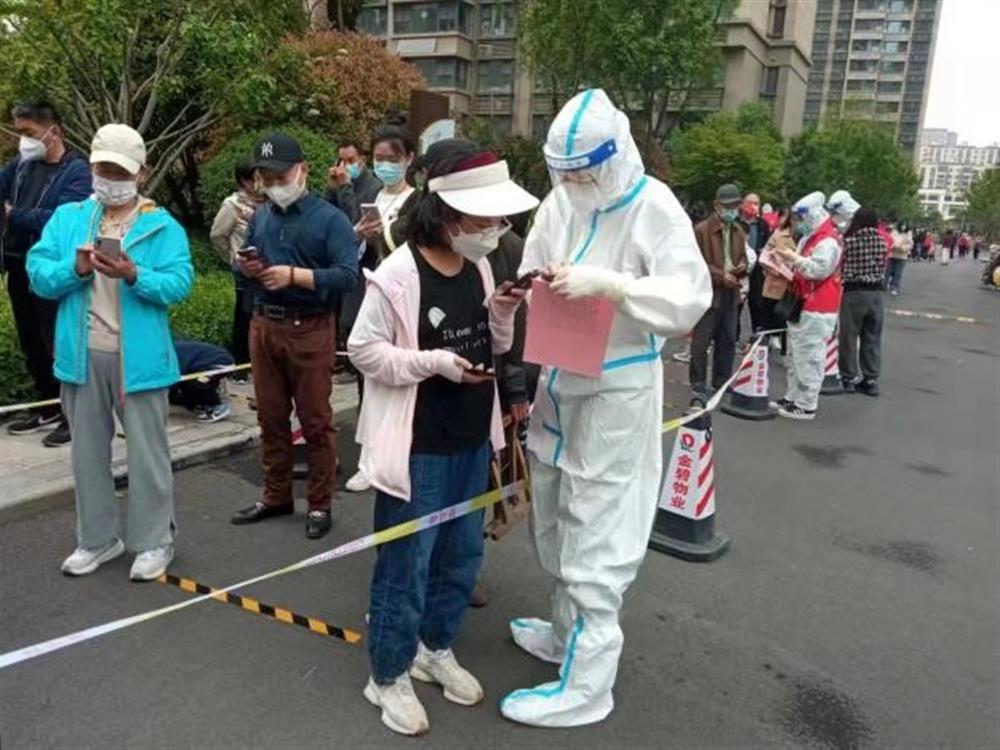 点点体育在线登录入口战疫 |党员冲在前！齐鲁化纤筑牢“红色”抗疫防线