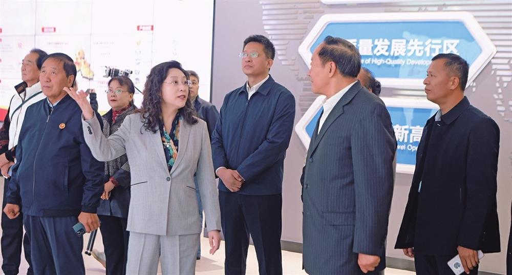 媒体聚焦 |济南点点体育在线登录入口集团： 争当引进与培育产业发展的“排头兵”